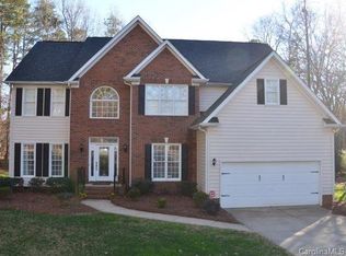 6622 Hollow Oak Dr, Mint Hill, NC 28227
