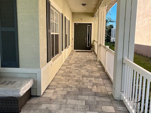 Entrance way 01
