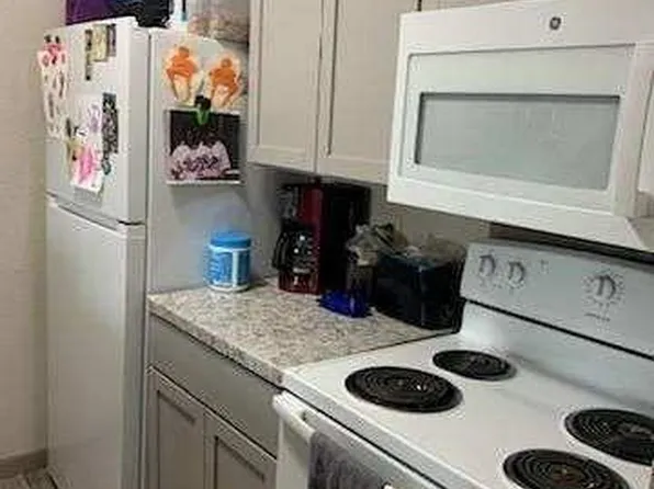 910 E 2nd St APT 15, Litchfield, MN 55355