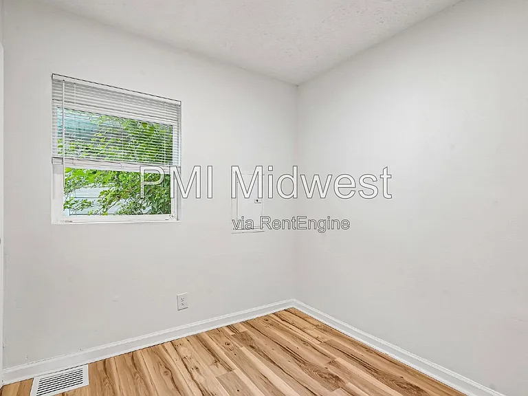 3118 W 9th St — Photo 21