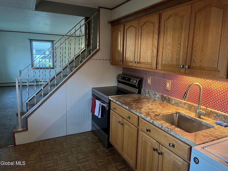 4th image of 1012 Alheim Drive