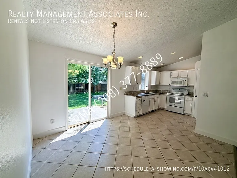 2717 E Sandgate Ave — Photo 4