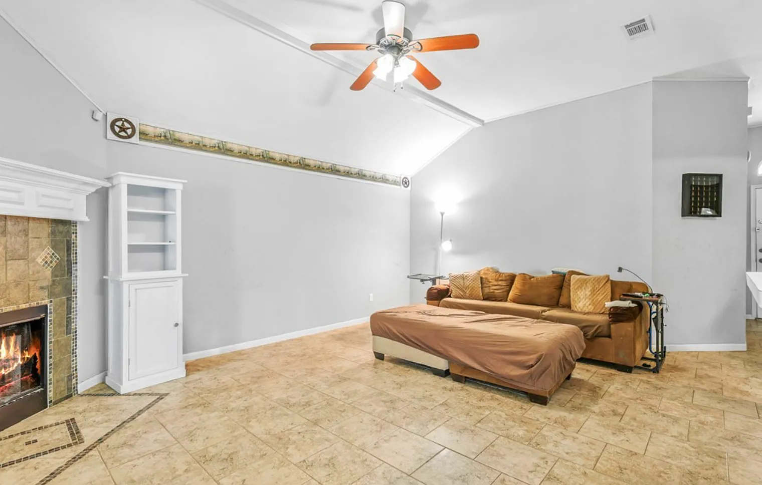 3 bed, 1572 sqft, $800 — Photo 2