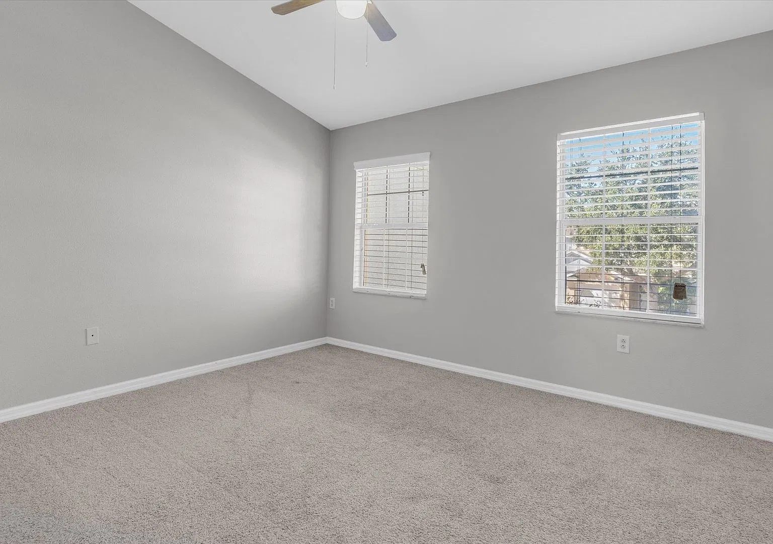 Updated 2 Bedroom Townhome Available Now! — Photo 4