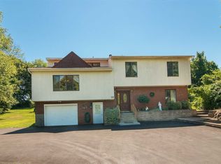 18 Degarmo Rd, Poughkeepsie, NY 12603