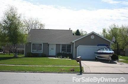 Front of House : Friendly and Quiet Neighborhood with park one block away.