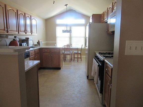4th image of 1021 Huntington Dr