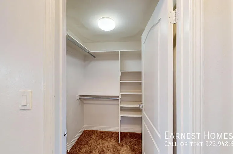 11622 Oxnard St — Photo 18