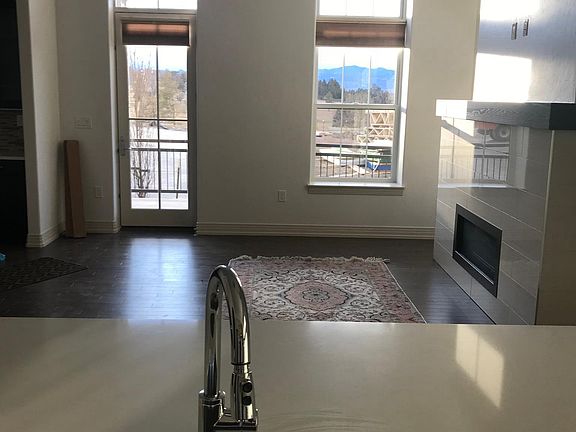10 ft. ceilings. Mountain views