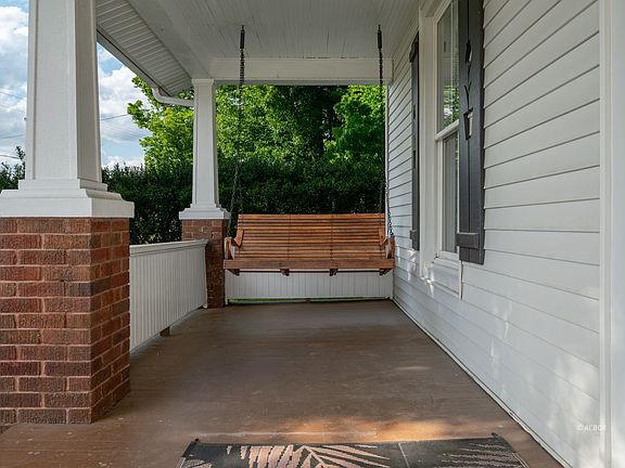 5th image of 157 E College St