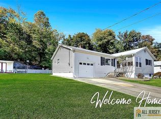 33 W Grochowiak St, South River, NJ 08882