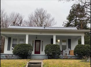 209 W 5th Ave, Central City, KY 42330