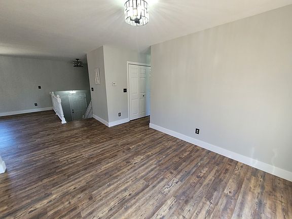 5th image of 15882 Taylor St