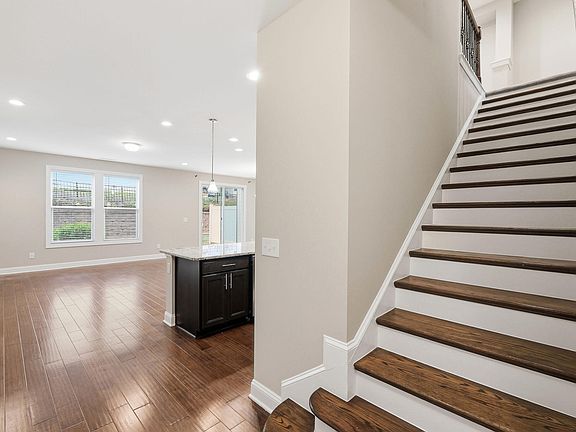 5th image of 1025 Orchard Grass Rd