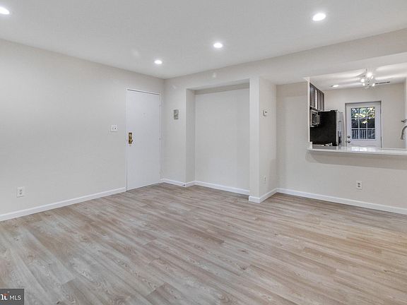 2nd image of 1405 E Abingdon Dr APT 2