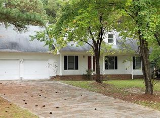 111 Windsor Ln, Raeford, NC 28376