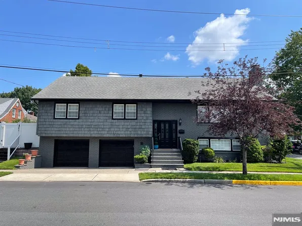 5 Hillside Ter, East Rutherford, NJ 07073