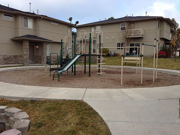 3rd image of 8417 S Ivy Gable Dr