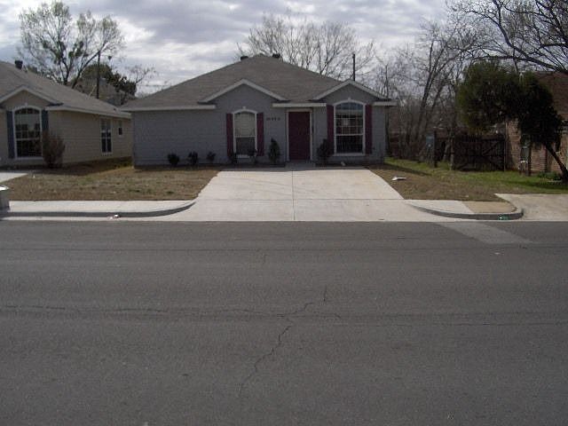 1st image of 2006 Wesley Dr APT B