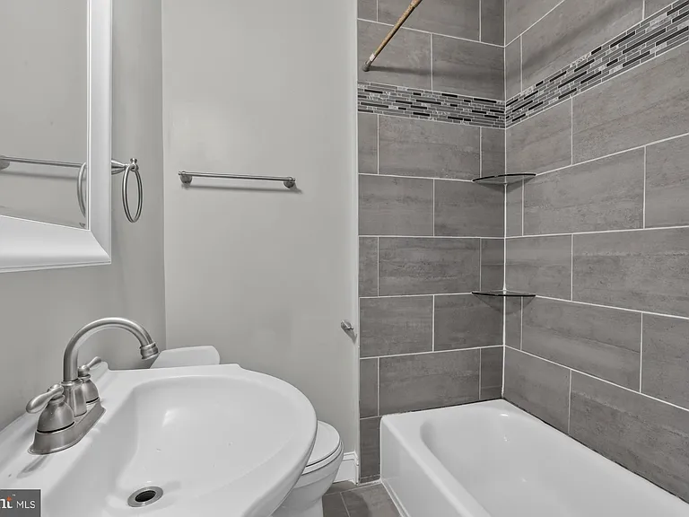 3127 Cedar St #1F — Photo 11
