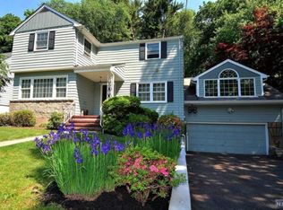 57 Country Club Rd, Tenafly, NJ 07670