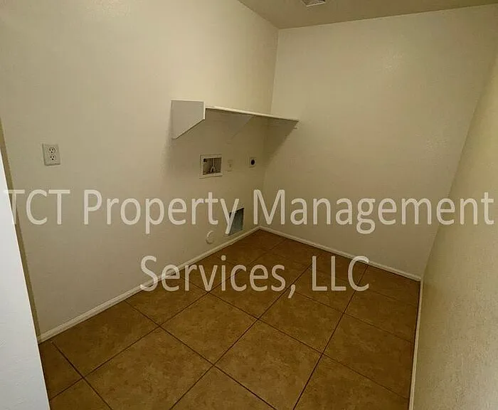 28579 N Dolomite Ln — Photo 5
