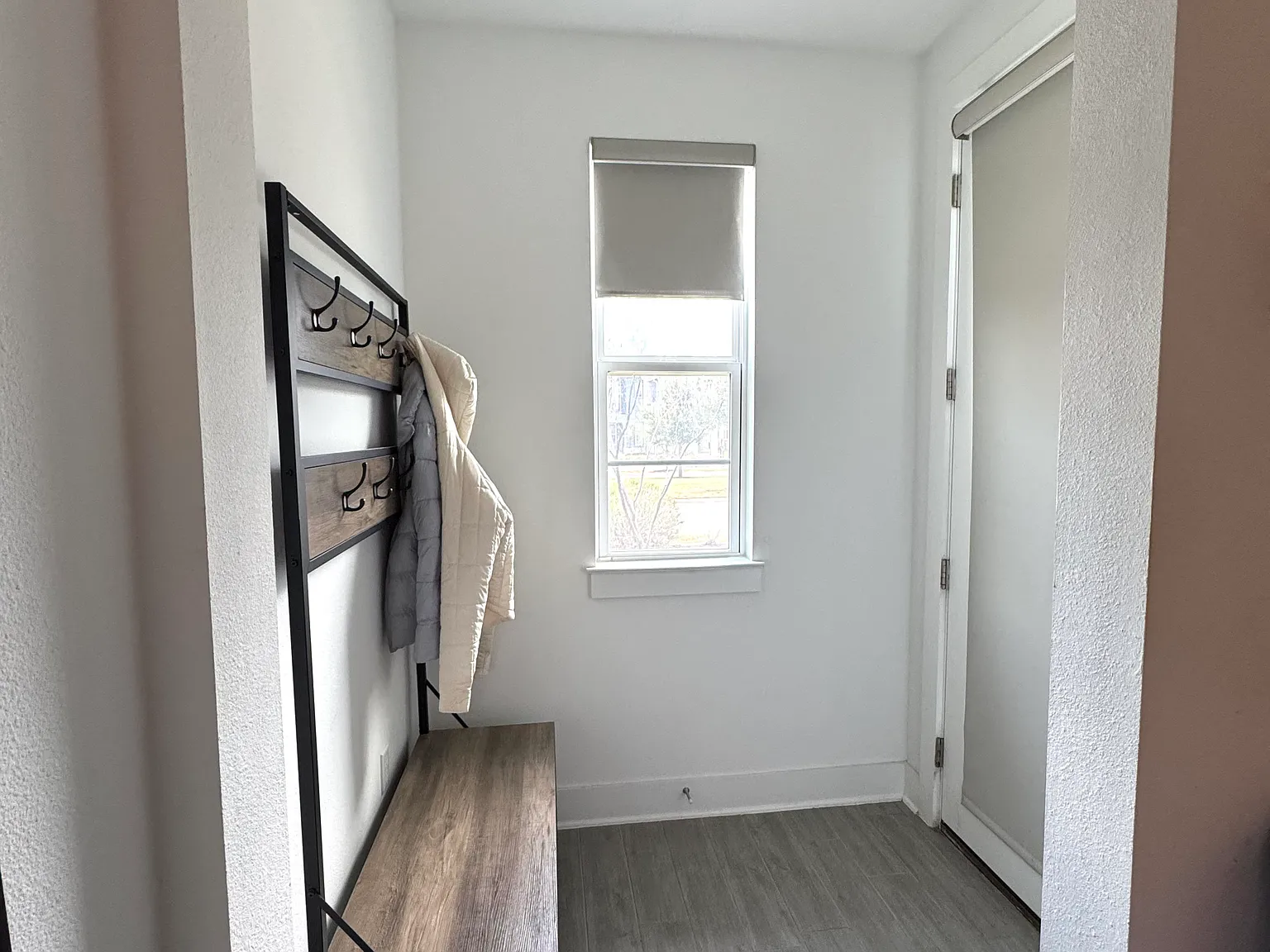 2 bed, 2.5 bath, 1236 sqft, $3,000 — Photo 2