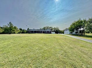 2232 Kinnett Rd, Bethel, OH 45106