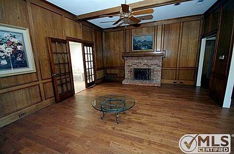 5th image of 2216 Valcourt Dr