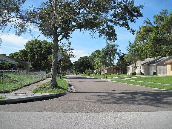 4th image of 4032 Amron Dr