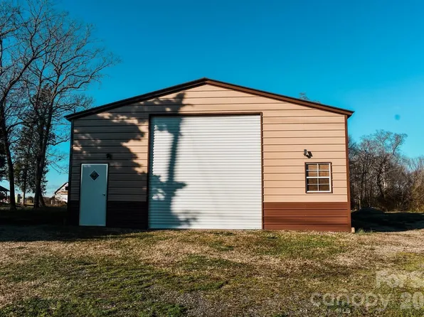 6016 Oxford School Rd, Claremont, NC 28610