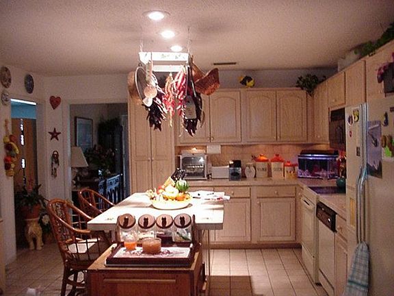3rd image of 111 Indian Bayou Dr