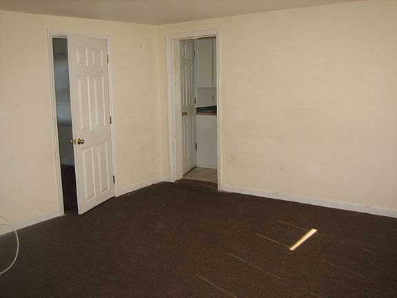 5th image of 54 Mansfield Ave