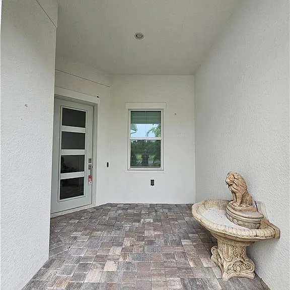 9007 Saint Lucia Dr — Photo 2