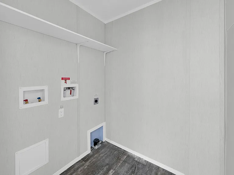241 E Laurel Ln — Photo 7