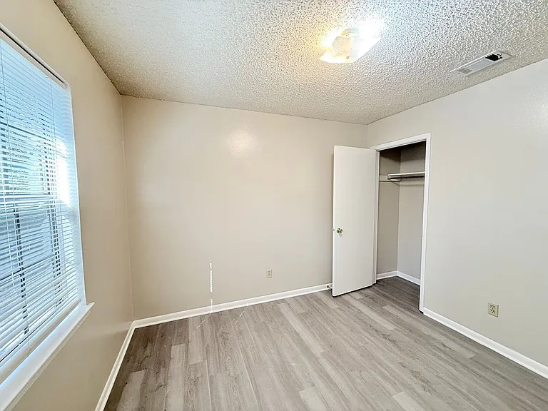 9307 Mabel St #B — Photo 7