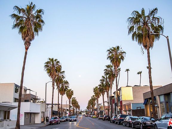 2nd image of 1638 Abbot Kinney Blvd