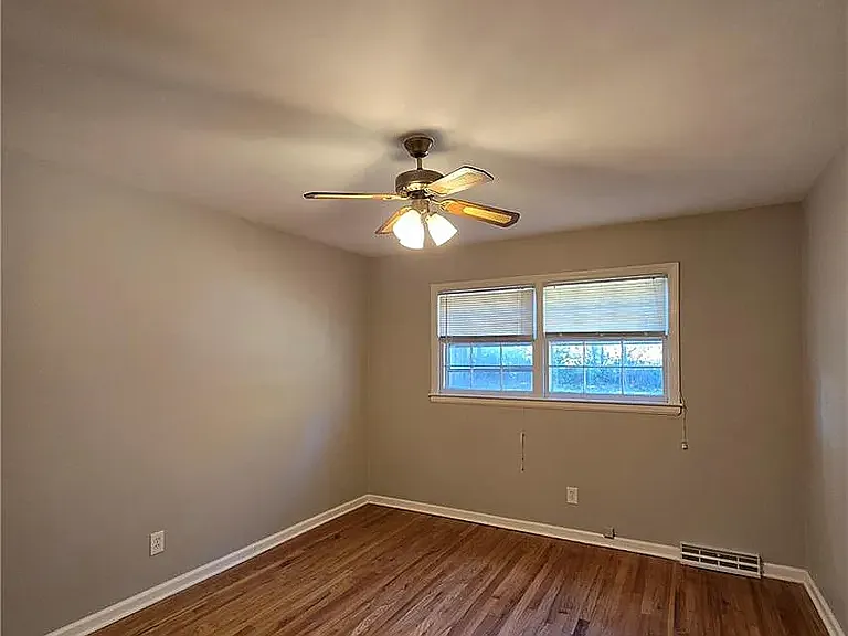 5732 Lydia Ave — Photo 3