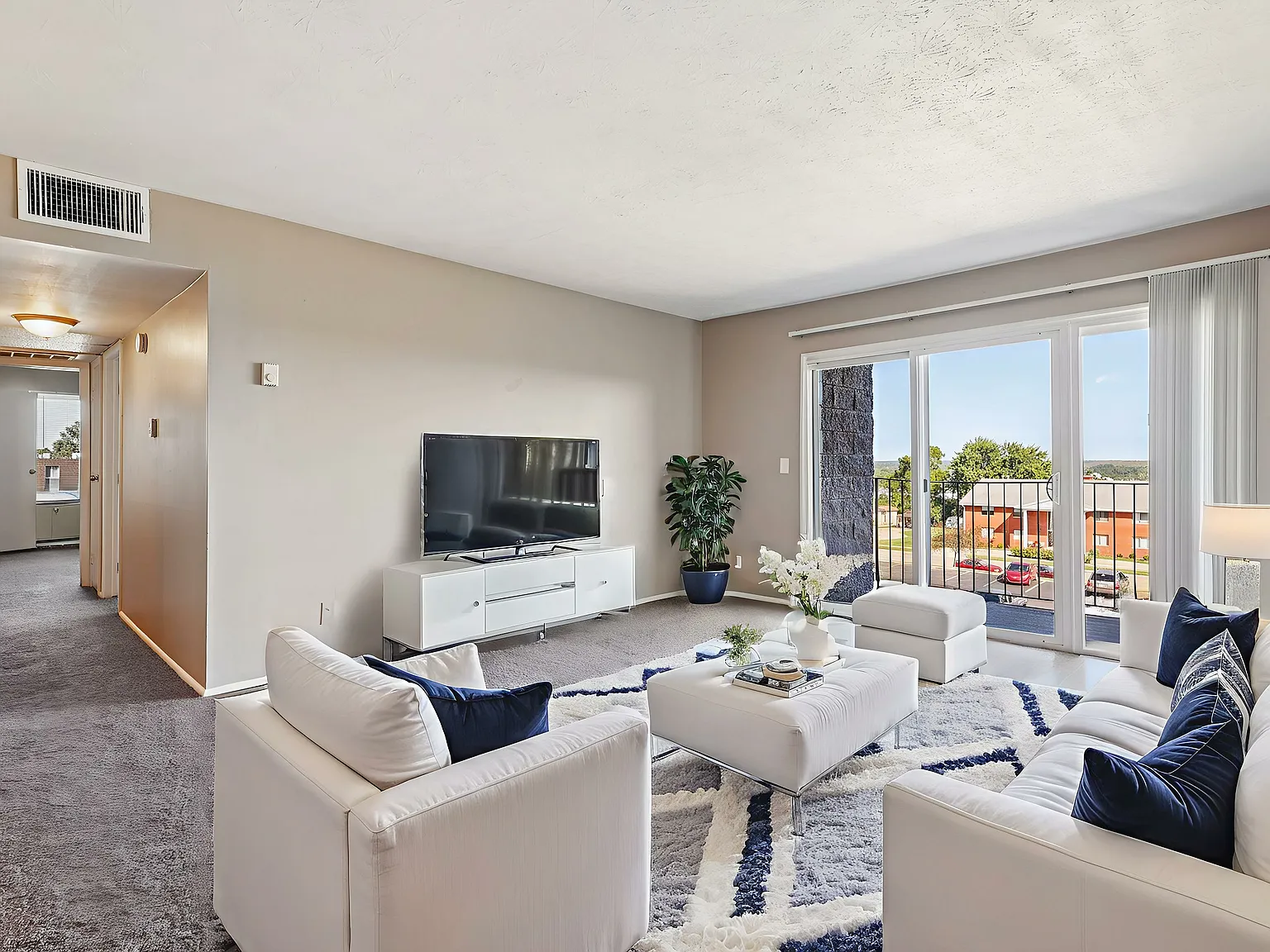 Oakwood Apartments — Photo 1