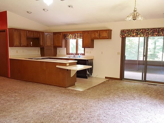 living room/kitchen/dining