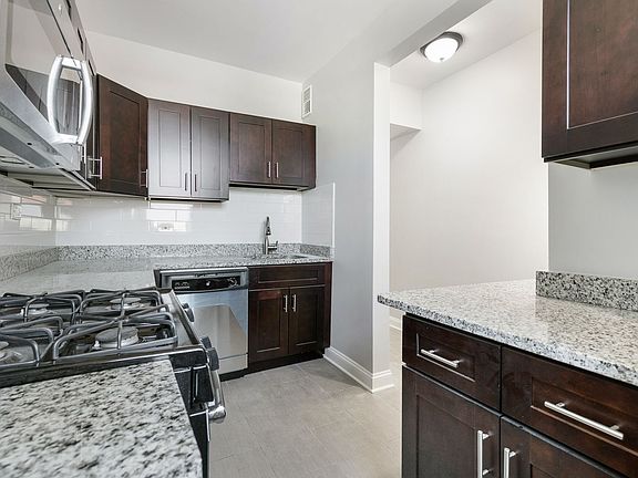 5th image of 6100 N Winthrop Ave #1110