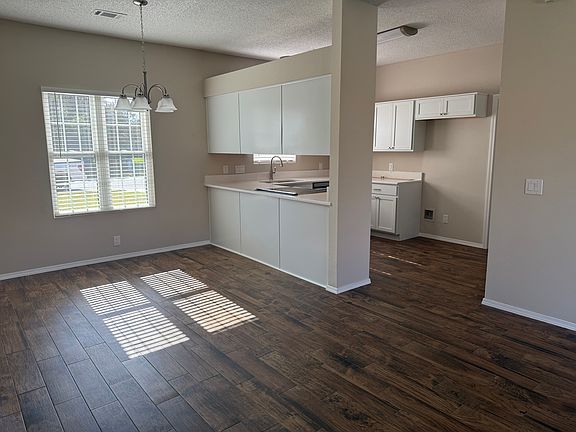 3rd image of 3715 Bay Meadow Dr