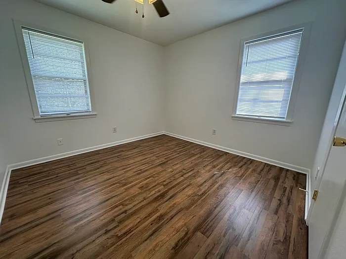 4223 Elaine St — Photo 11