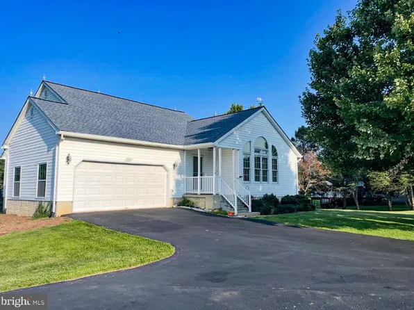 23 Teakwood Ct, Harpers Ferry, WV 25425
