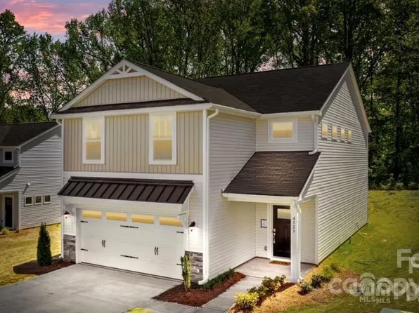 4512 Victory Ln #11, Charlotte, NC 28269
