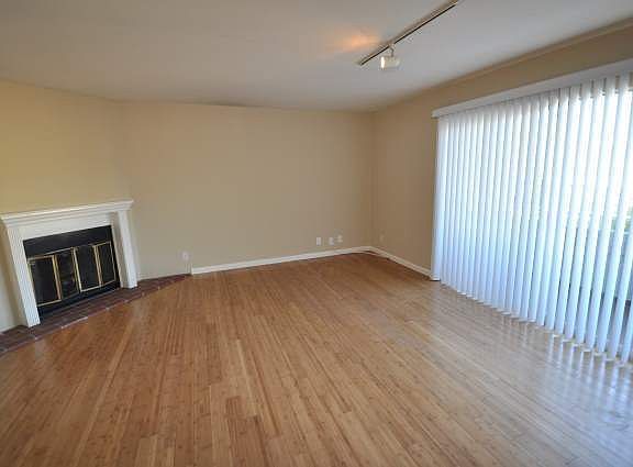 3rd image of 5340 Whitsett Ave APT 3