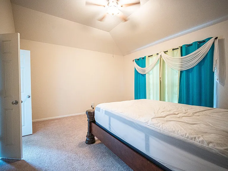 4138 Falvel Shadow Creek Dr — Photo 17
