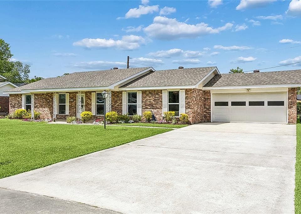 1st image of 14 Patricia Ct
