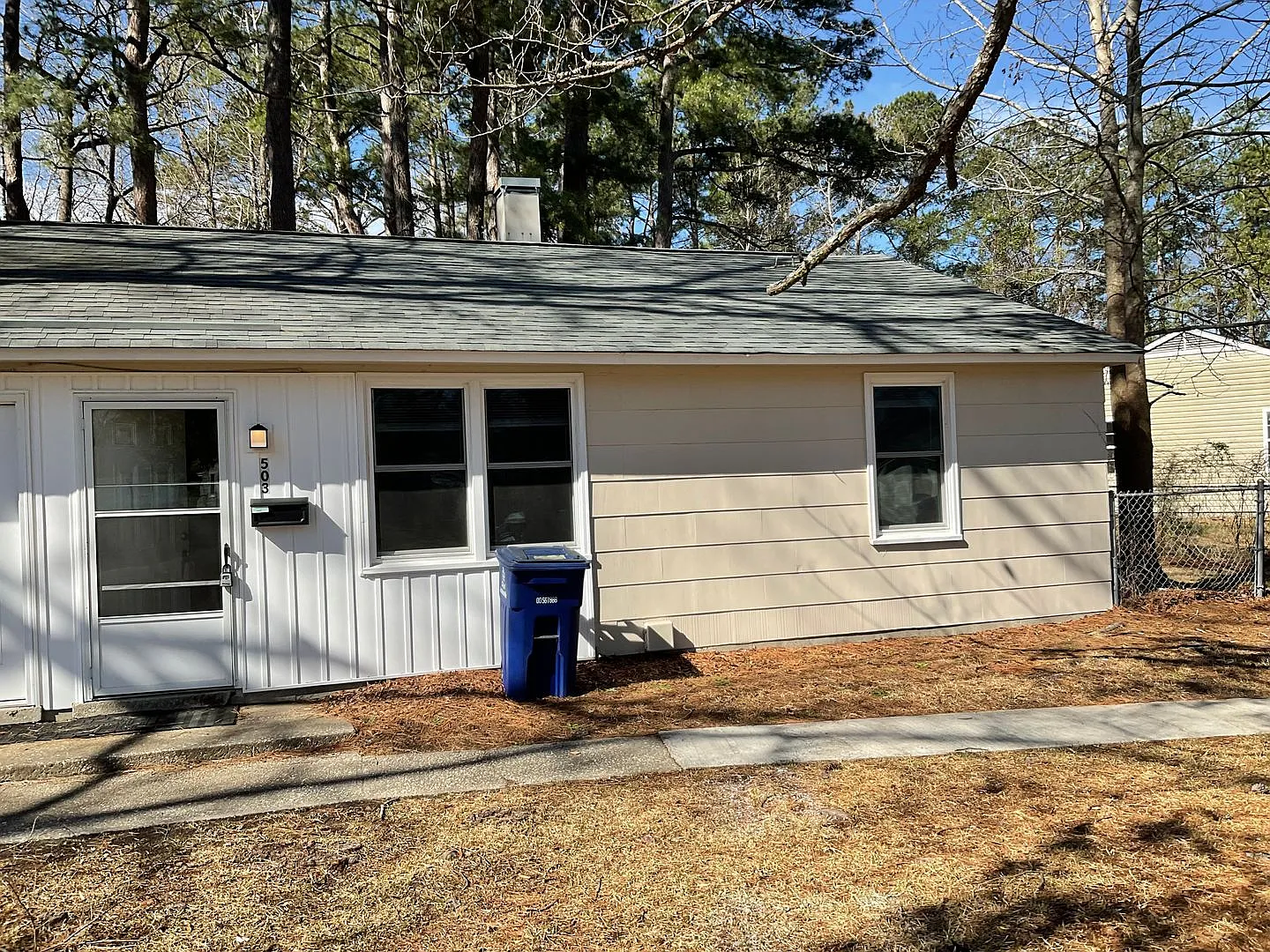 Nice 2 bedroom 1 bath duplex located close to Camp Lejeune. — Photo 1