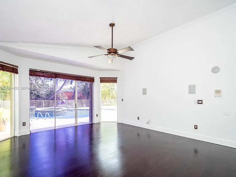 351 SW 184th Ter — Photo 34